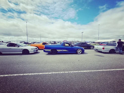 West Coast Nats の @perth_motorplex で MTTP がダウンし、いくつかのタイヤが細断されました。イチイ